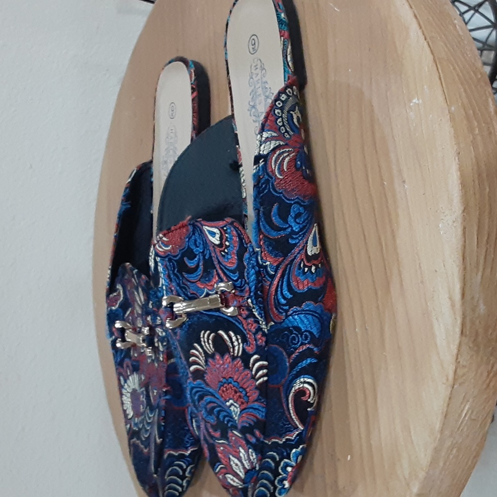 Charles Albert Blue & Red Floral Brocade Mules - Size 9M - EUC